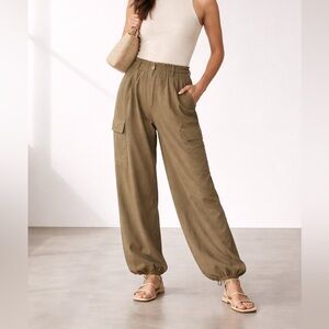 GapFit Cargo Pants XL Olive Green Dried Moss Wide Leg Athleisure Lightweight